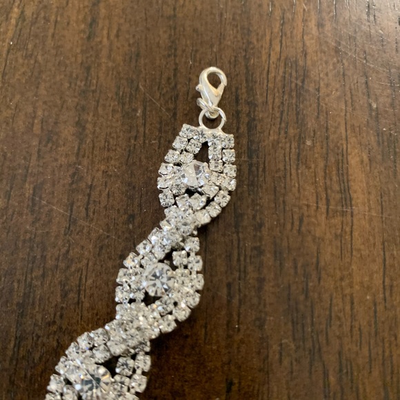 Earring & Bracelet Set - Picture 3 of 4